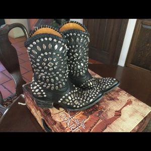 Super chic silver riveted boots by Old Gringo.