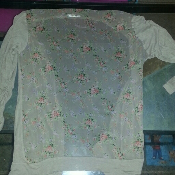Top - Picture 2 of 2