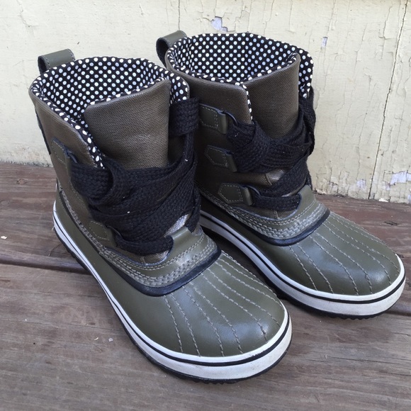 SOREL Shoes - Sorel Olive Green Waterproof Boots Size 5.5