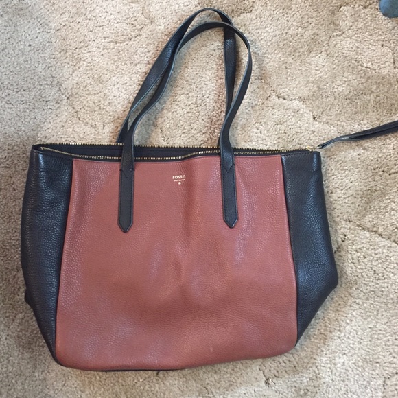 Fossil Sydney shopper