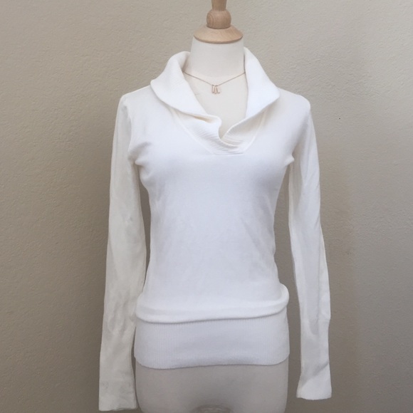 GUESS Sweater Size L