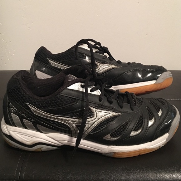 🚫SOLD ON MERC🚫 Mizuno Women's Wave Rally 5