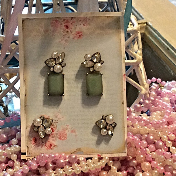gemstone/pearl/rhinestone earrings NWOT 💍💍 - Picture 2 of 3