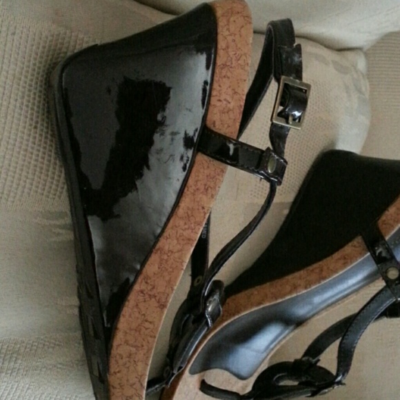 Shoes - Picture 2 of 4