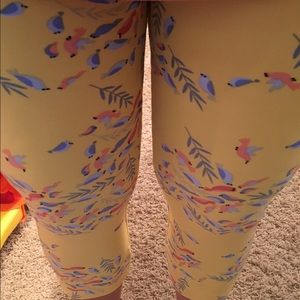 Yellow bird lularoe leggings TC