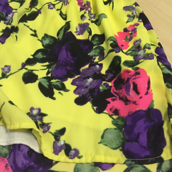 Floral romper - Picture 3 of 3