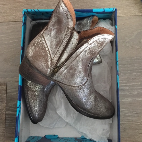 Boots Seychelles Pewter - Picture 2 of 2