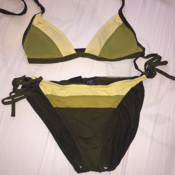 Green bikini set