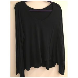 Long sleeve super comfy and flowy top