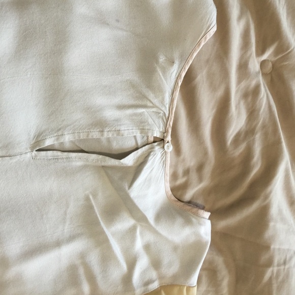 Cute blouse - Picture 4 of 4