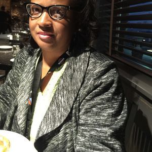 Meet your Posher, Synthia