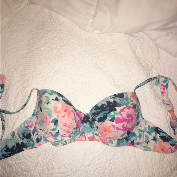 Bathing suit top size large