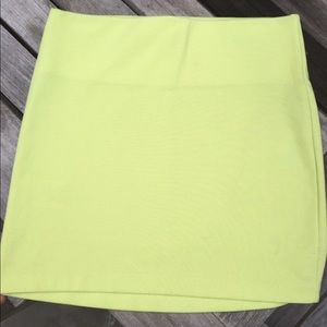 Bright fun green Bcbg tight skirt!