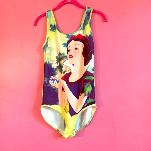 NWT Disney Snow White Bodysuit