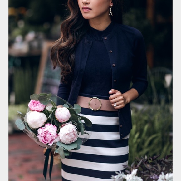 H&M Dresses & Skirts - EUC, H&M Navy White Stripe Pencil Skirt