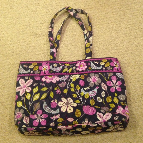 Vera Bradley shoulder bag.