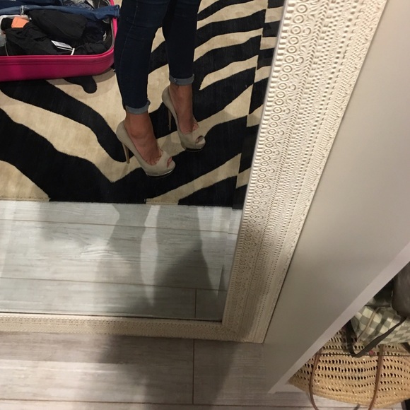 Prada heels - Picture 2 of 4