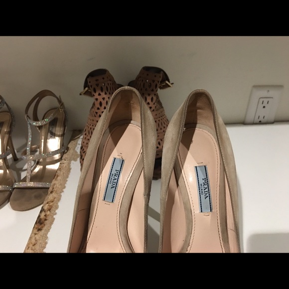 Prada heels - Picture 4 of 4
