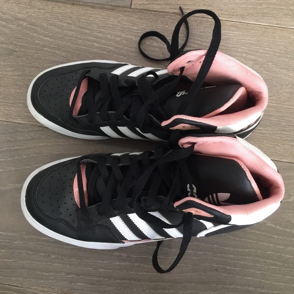 Adidas Sneakers