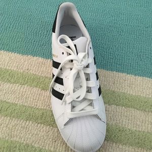 adidas tennis shoes ❌❌SOLD❌❌