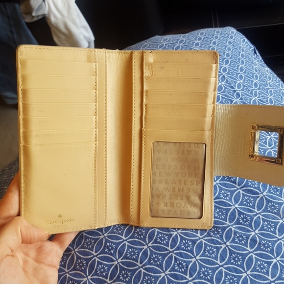 Kate Spade Wallet - Picture 4 of 4