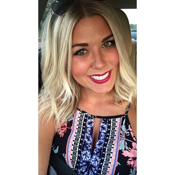 Meet your Posher, Carli - Picture 1 of 1