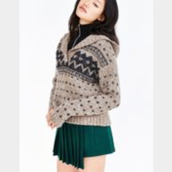 BDG Pullover Hooded Sweater