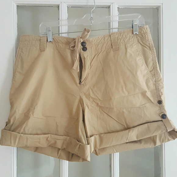 GAP Khaki cargo shorts