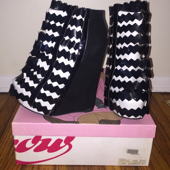 JeffreyCampbellNokeaHeelsBlack/White