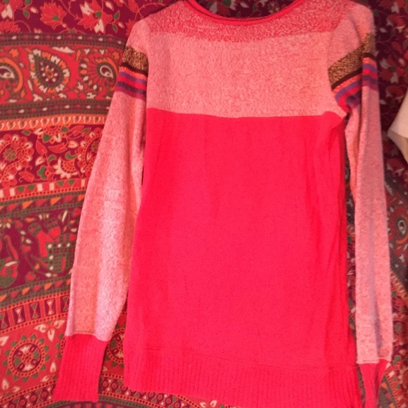 FreePeople lightweight pullover - Picture 2 of 4