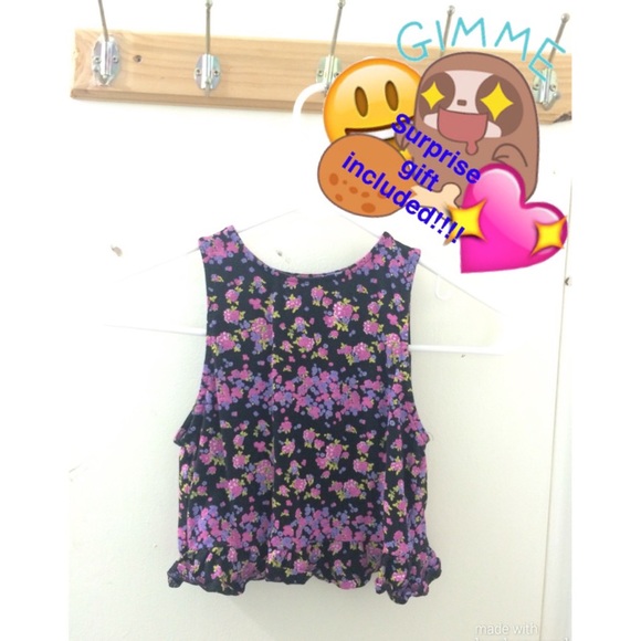 Floral halter crop top !!SURPRISE GIFT INCLUDED!!!