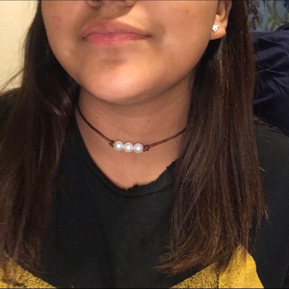 Pearl Necklace/ chocker - Picture 2 of 6