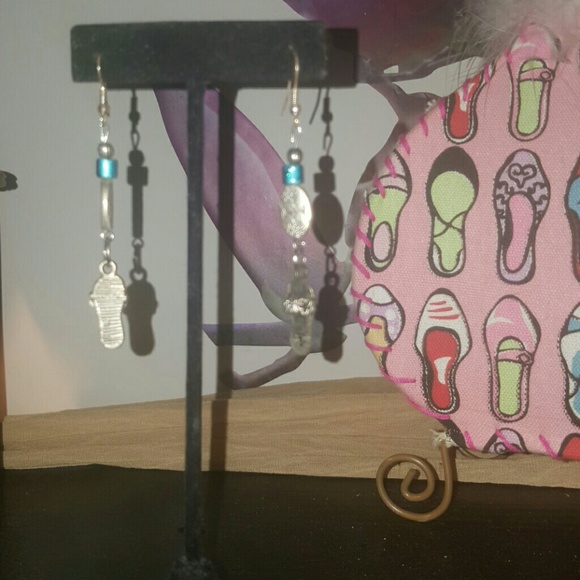 Handcrafted drop earrings - Picture 2 of 3