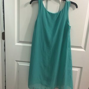 Dress with bow on back
