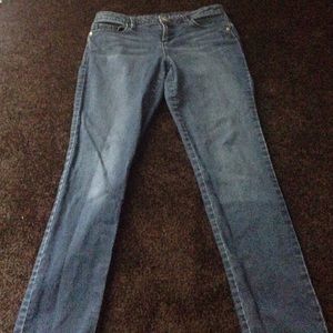 Size 6 Lauren Conrad skinny jeans.