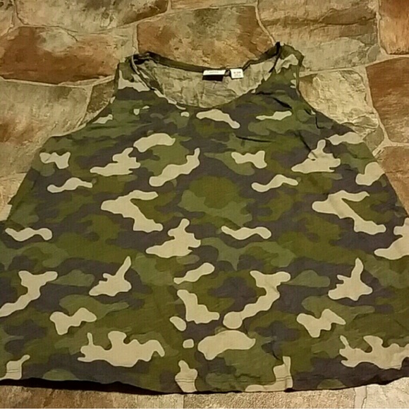 Plus size Camo Tank