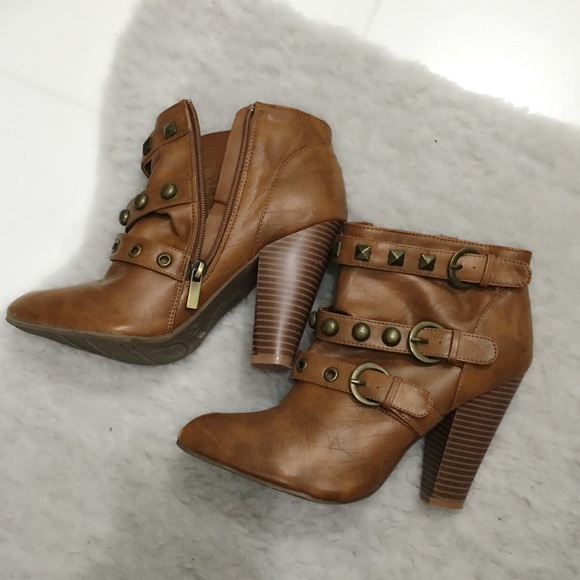 Bamboo tan booties