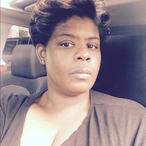 Meet your Posher, Desiree