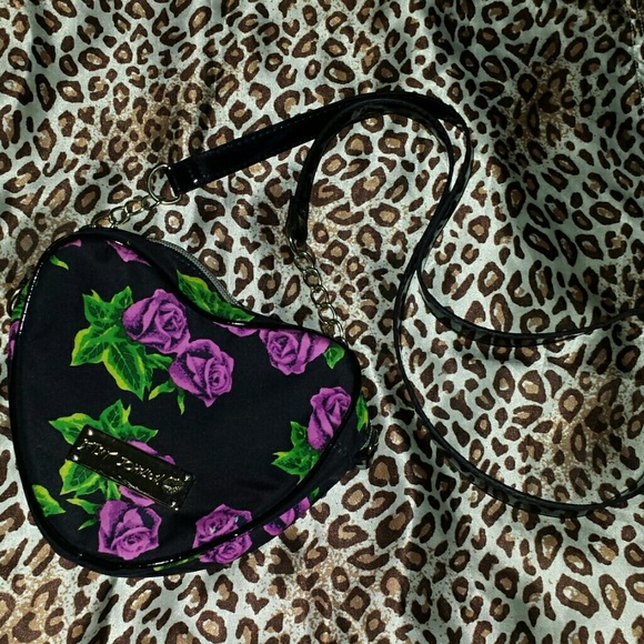 BETSEY JOHNSON Tin Can Rose Heart Shaped purse