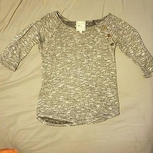 1/4 knitted top with buttons