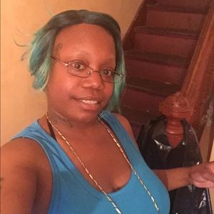 Meet your Posher, Shareba