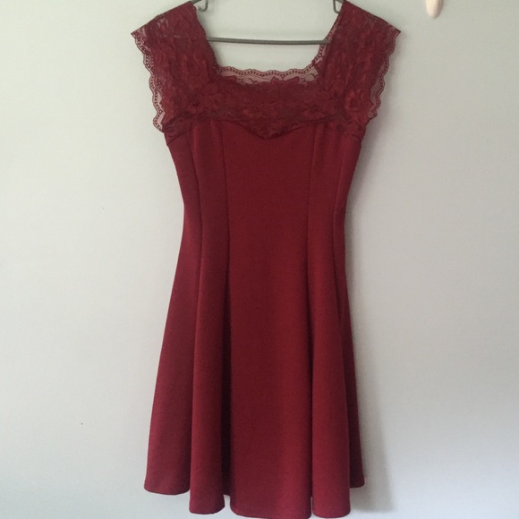 Skater dress with sweetheart lace neckline