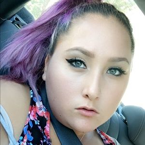 Meet your Posher, Alyson