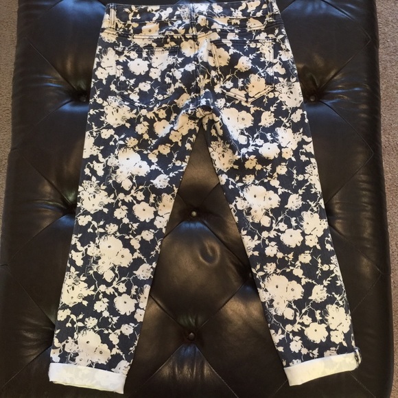 Tory Burch flowered jeans - Picture 2 of 4