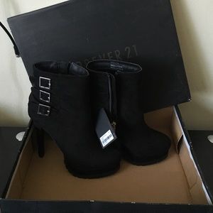 Shoes/Booties/Black