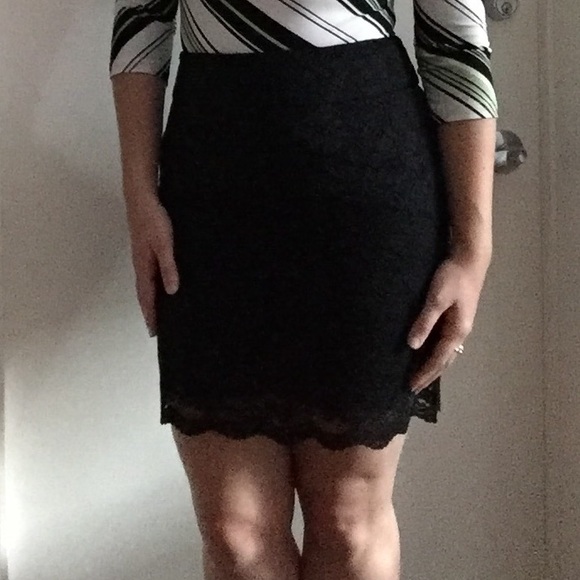 Banana Republic Lace Pencil Skirt
