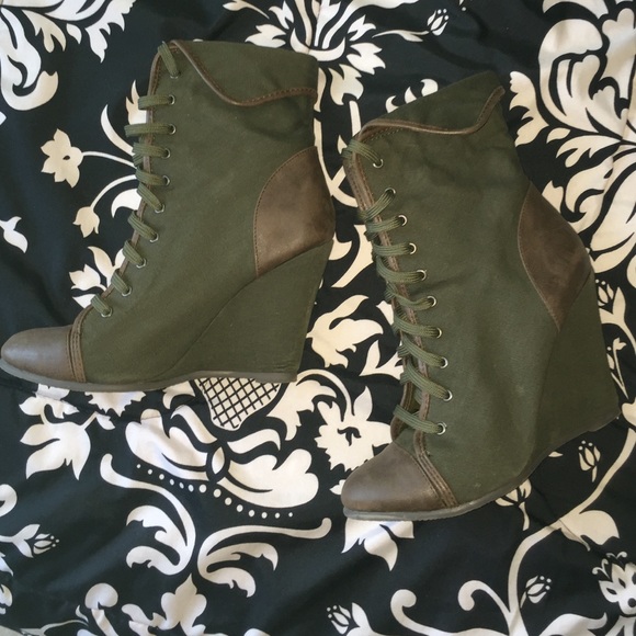 Lace up booty wedges