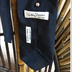 Urban Outfitters Accessories - Vichy Davis New York Gamble Las Vegas Tie Urban Outfitters Accessories - Vichy Davis New York Gamble Las Vegas Tie