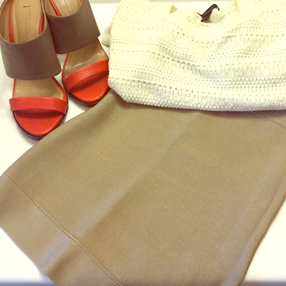 Gently worn BCBG MaxAzria bandage skirt