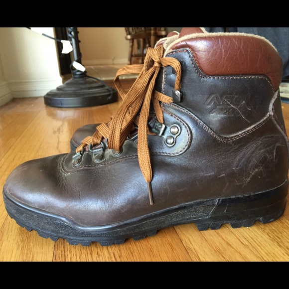 SOLD‼️Asolo Hiking Boots